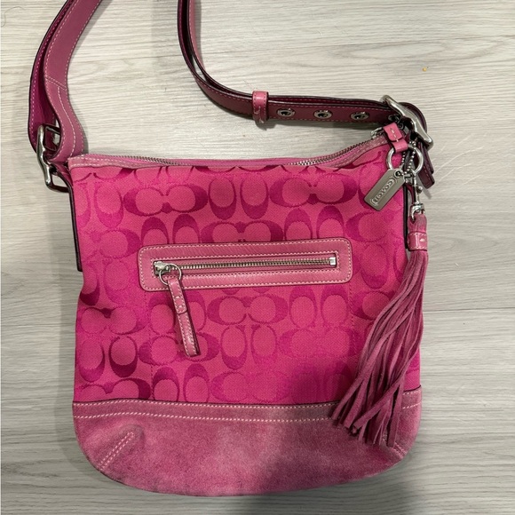 Coach Vintage Y2K Pink crossbody shoulder Bag - Picture 1 of 10